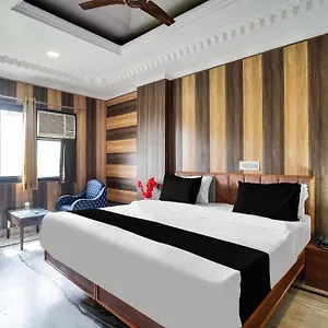 Super Collection O Paras Circle Formerly Osheen Palace Hotel