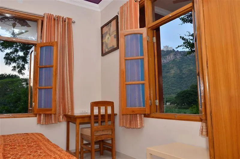 The Royale Country Retreat Bed & Breakfast Udaipur